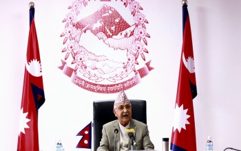 अदालतले राजनीतिक विषयमा हात हालेको छ : प्रम ओली